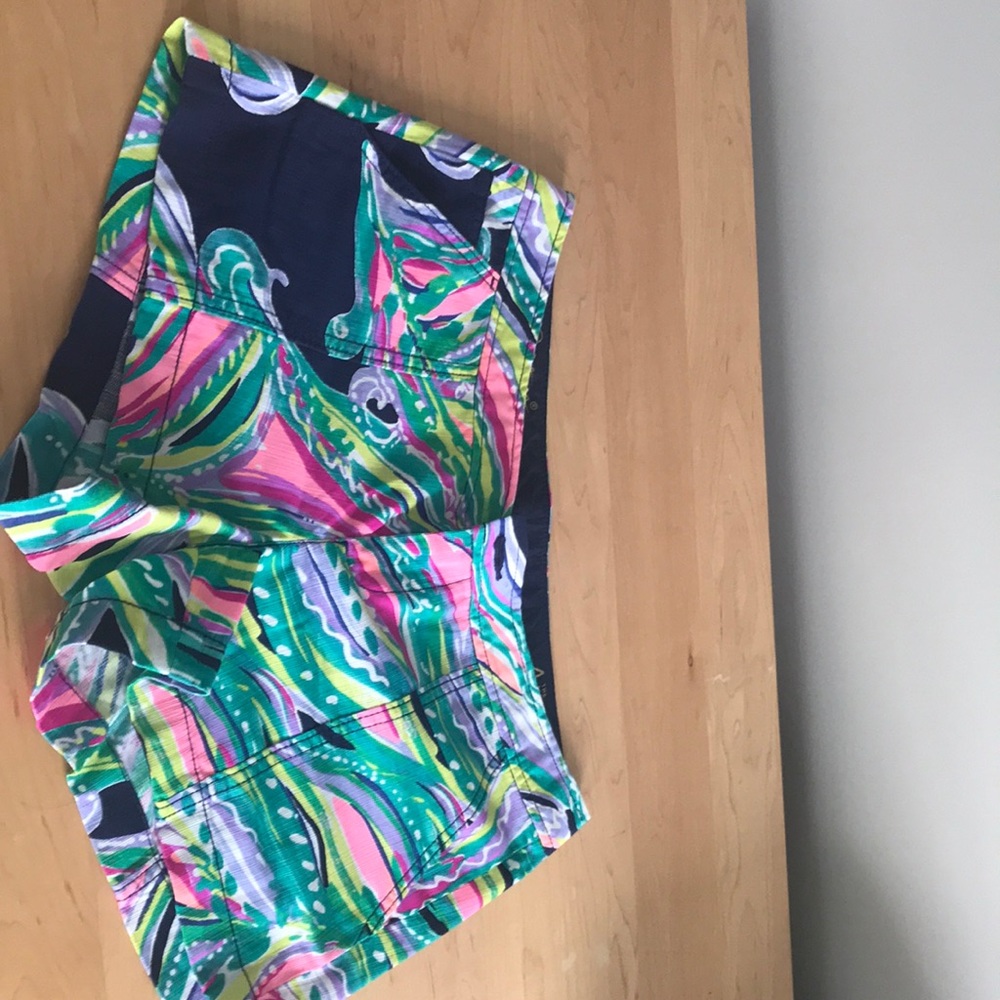 Lilly Pulitzer  liana shorts  size 4 EUC